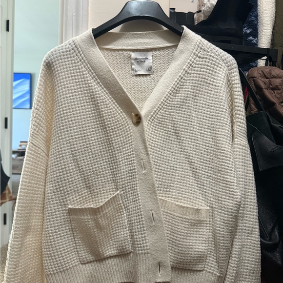Abercrombie & Fitch Sweaters - Abercrombie & Fitch Cream Textured Cardigan